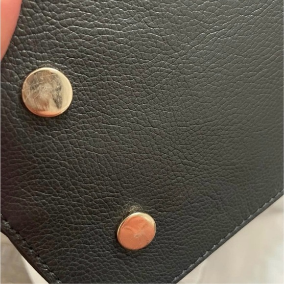 Sienna Leather Hobo Diaper Bag (gold hardware) dead stock - Picture 6 of 9